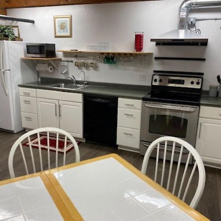 Spacious Lower Level Living All For You! Corvallis Extérieur photo